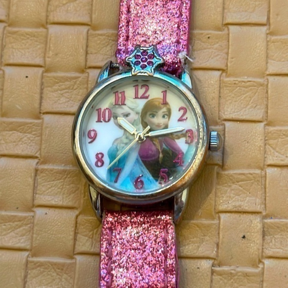 Fun Frozen pink sparkle quartz watch